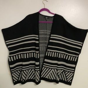 Gray and black Winter Poncho by Missimo .